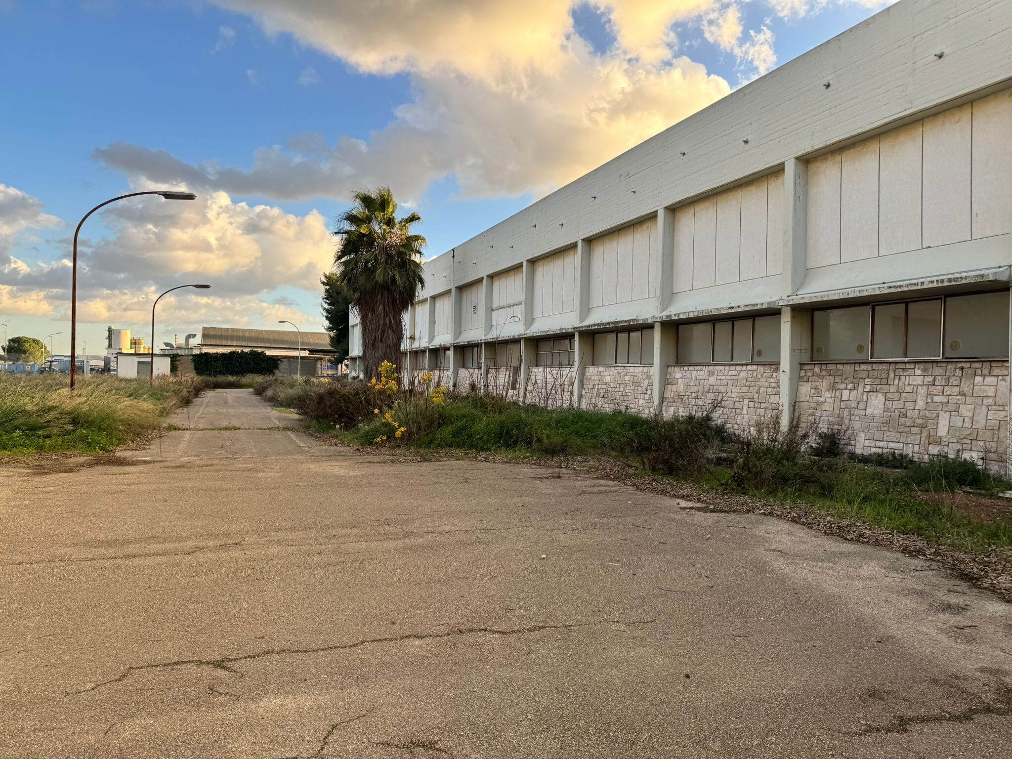 Complesso uso industriale vendita a Bari